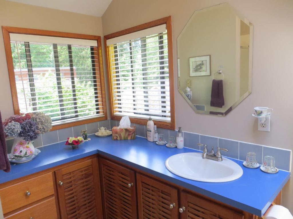 Tea Cozy Bed & Breakfast Qualicum Beach Oda fotoğraf