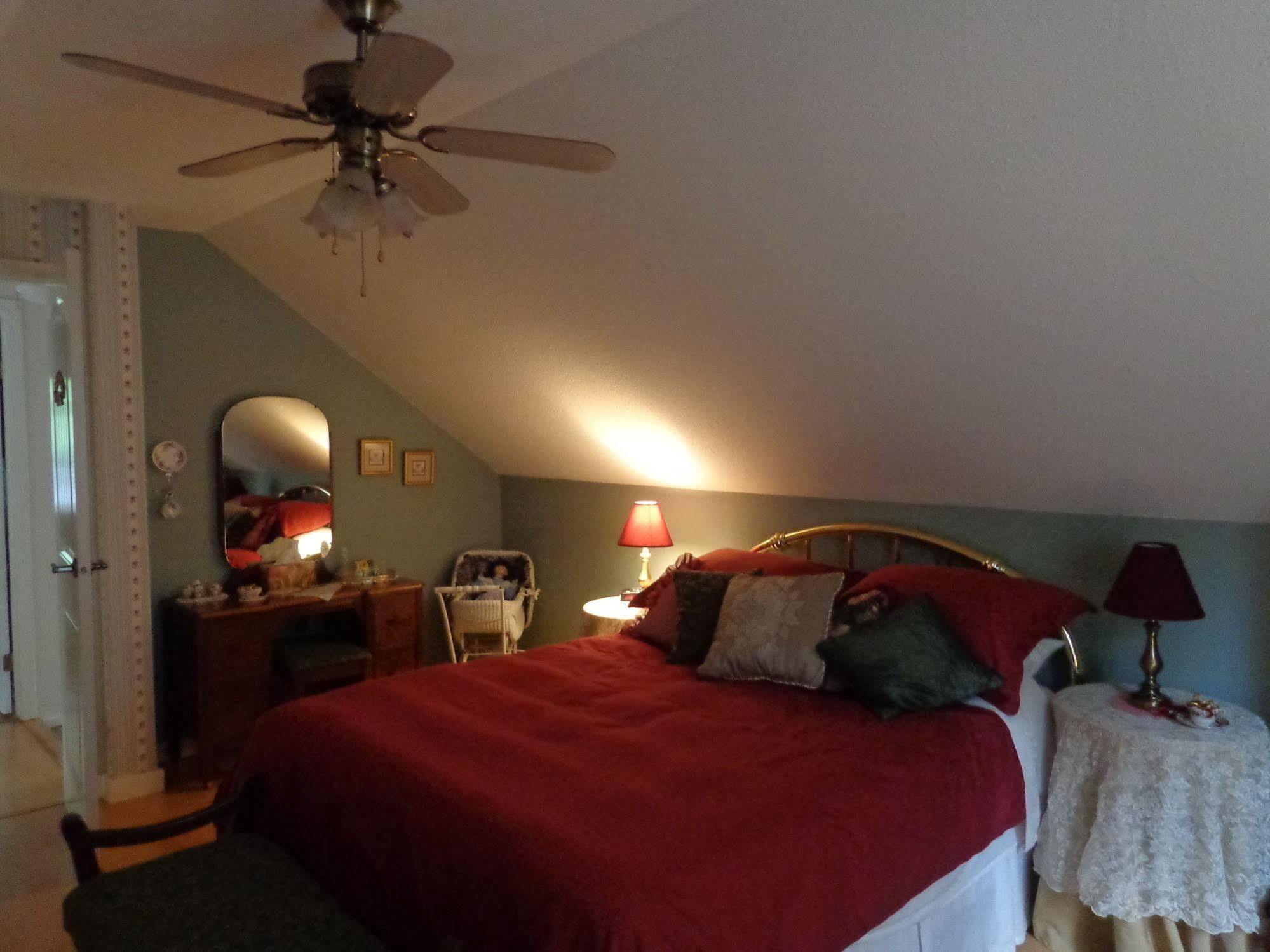 Tea Cozy Bed & Breakfast Qualicum Beach Dış mekan fotoğraf