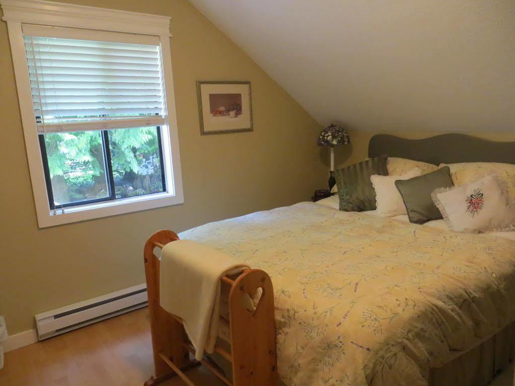 Tea Cozy Bed & Breakfast Qualicum Beach Dış mekan fotoğraf