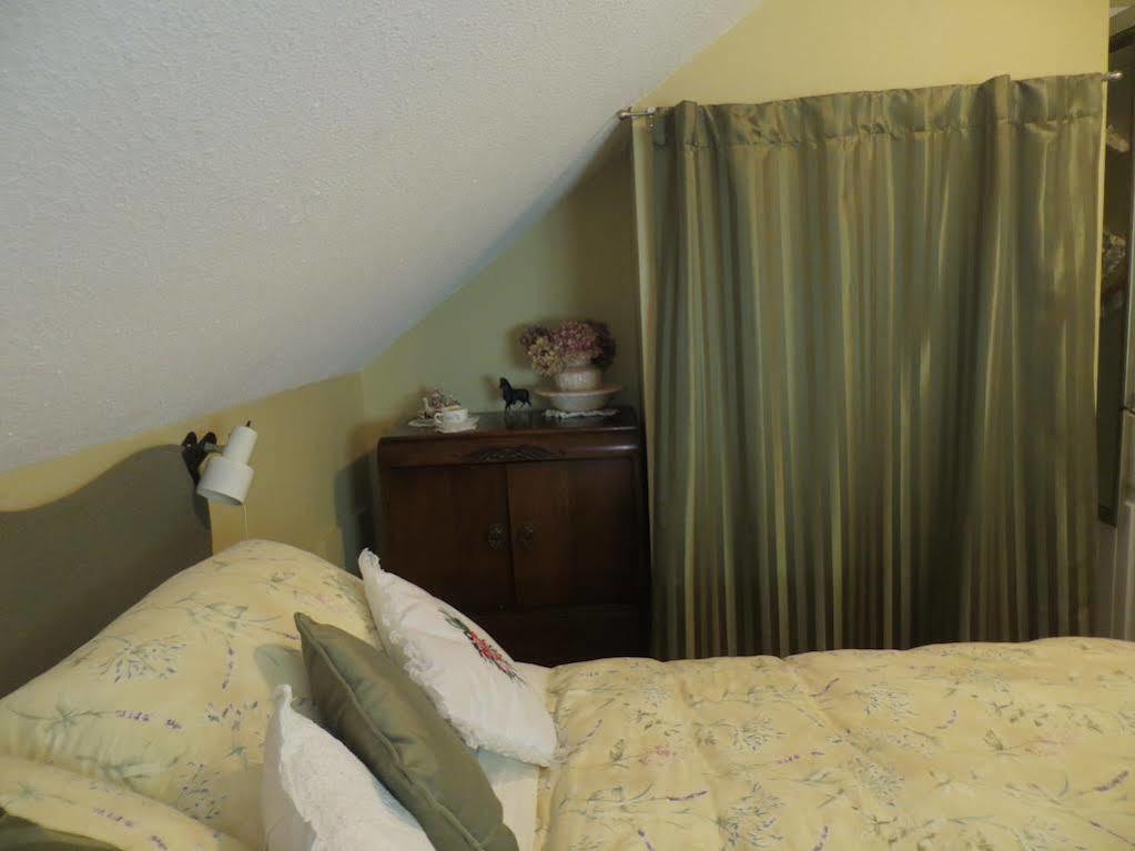 Tea Cozy Bed & Breakfast Qualicum Beach Dış mekan fotoğraf